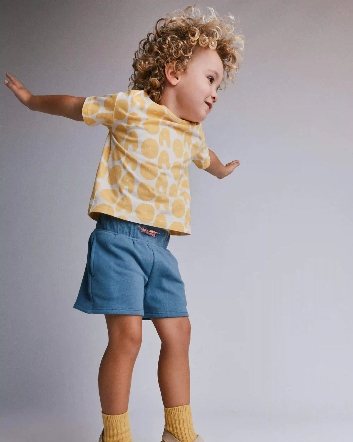Toddler Relaxed Graphic Tee in Otter Avenue Print - Yellow